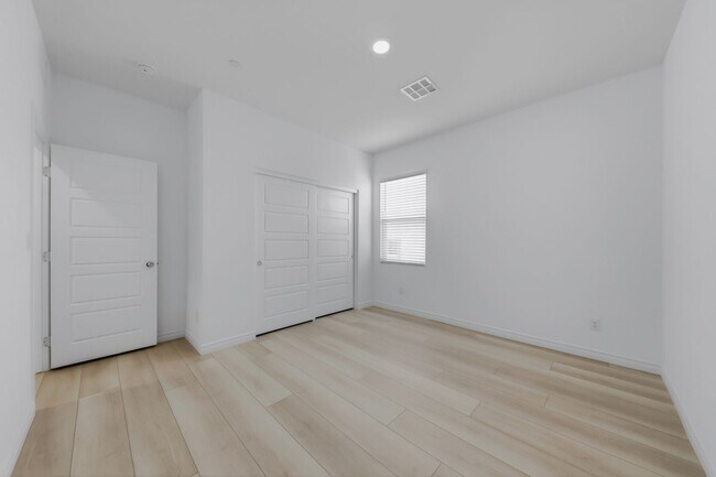 Building Photo - 2023-Built Liberty Floorplan-NEXT-GEN Suite w/3338 sq ft living space w/5 BR’s, 4 1/2 BA's, 3 car...