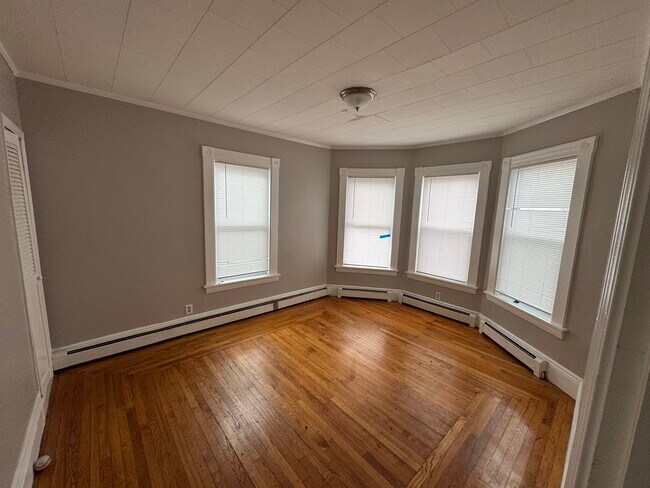 Building Photo - 53 Cedar St