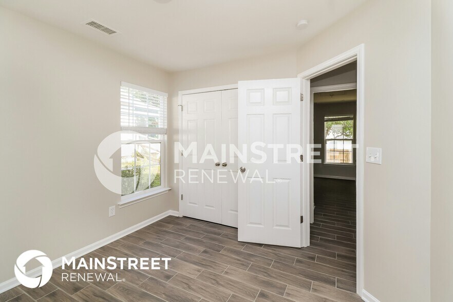 Building Photo - 3302 Covelo Ct