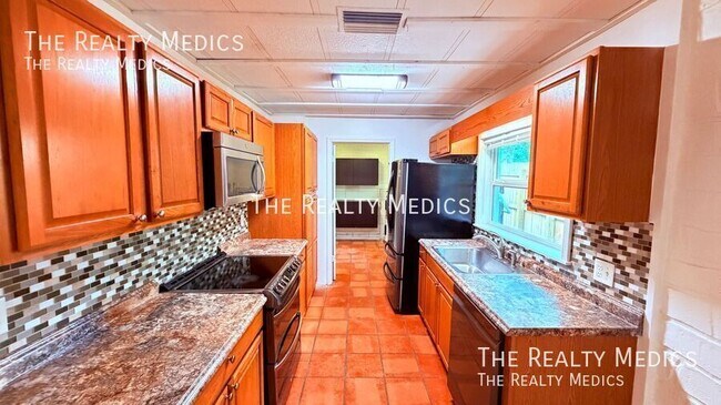 Building Photo - 31061 Lochmore Cir