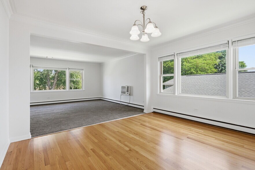 Building Photo - 2726 N Nordica Ave