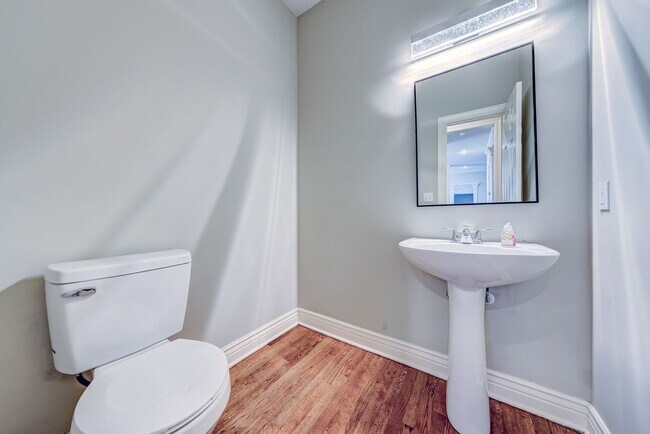 Building Photo - {14400} Somerset Brooke + Beautifully Upda...