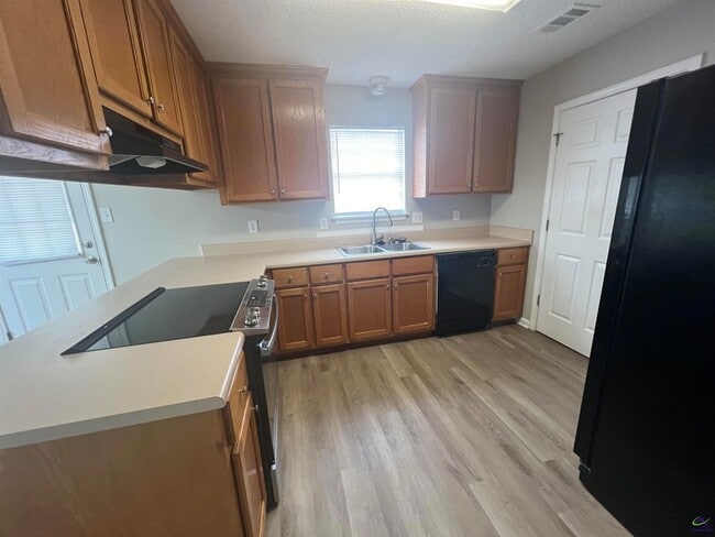 Building Photo - 215 Haverhill Cir