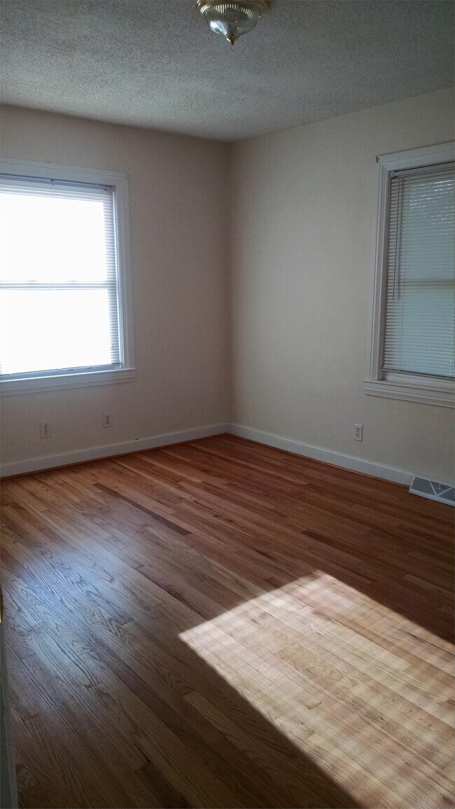 Building Photo - 4018 Avera Ave