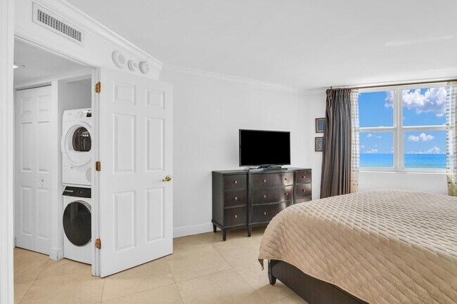 Building Photo - 1340 S Ocean Blvd