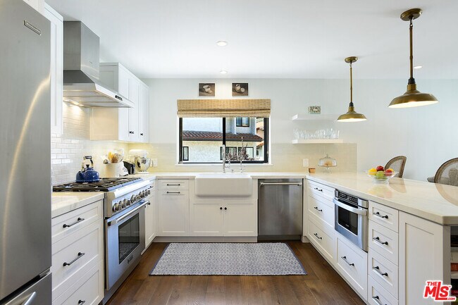 Building Photo - 17258 Palisades Cir