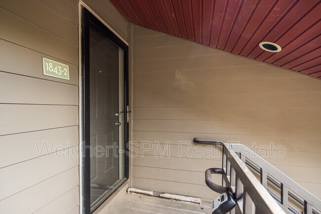 Building Photo - 1843 Fernspring Cove