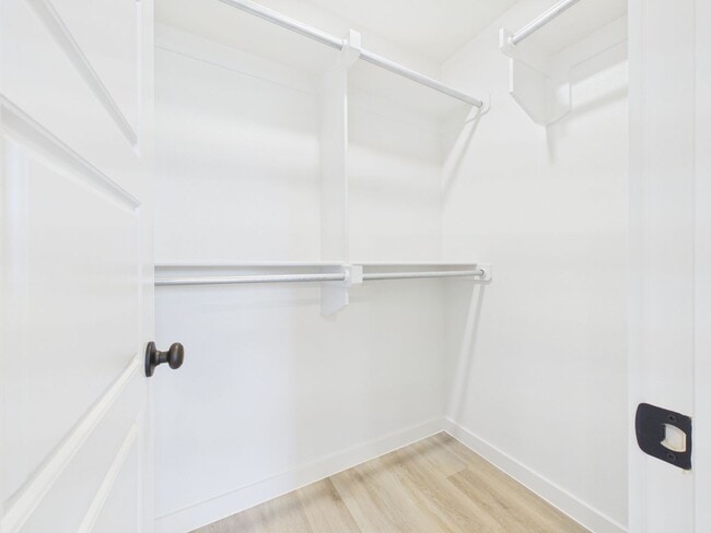 Building Photo - Great 2 Bedroom in West Plains District