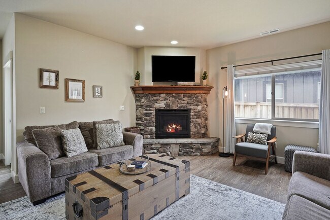 Building Photo - 60999 SE Geary Dr