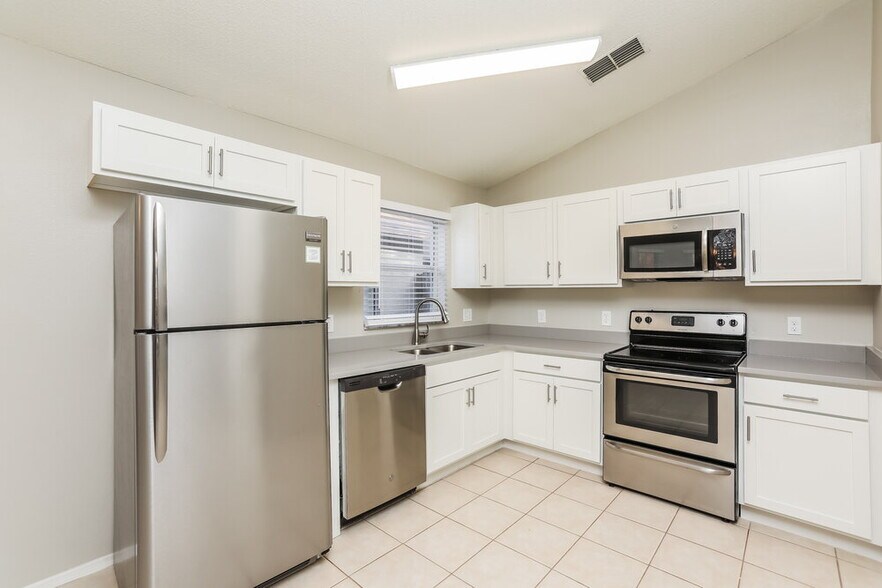 Building Photo - 1025 Henson Ct