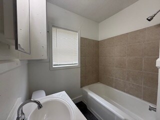 Primary Photo - 836 N Oliver St
