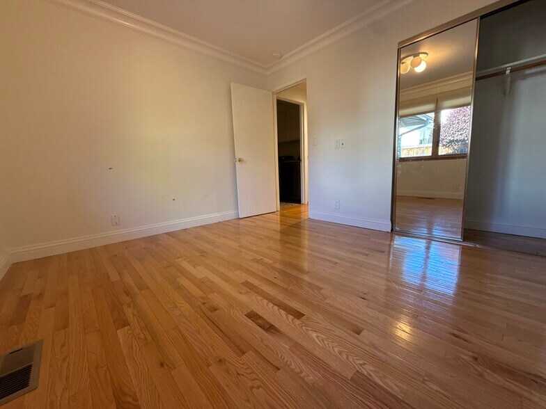 Building Photo - 3416 Withersed Ln