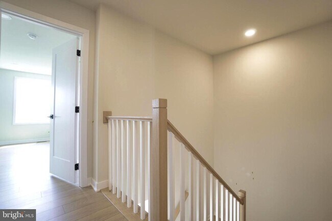 Building Photo - 332 Aspen Wy