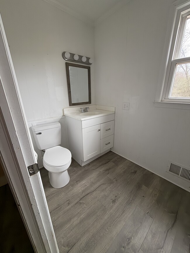 Building Photo - 1601 Macedonia Church Rd