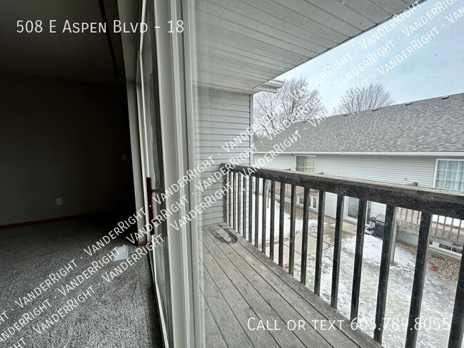 Building Photo - 508 E Aspen Blvd