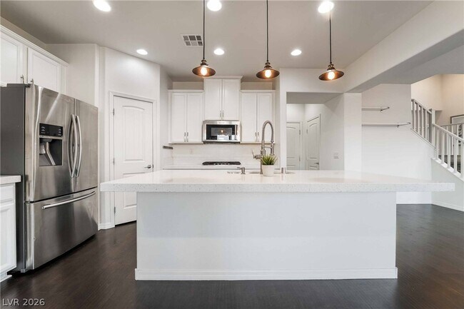 Building Photo - 6462 Estrella Hills Ave
