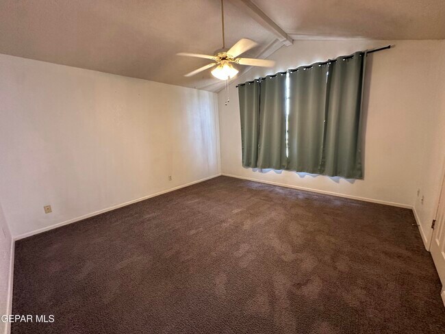 Building Photo - 1340 James Cravens Ct