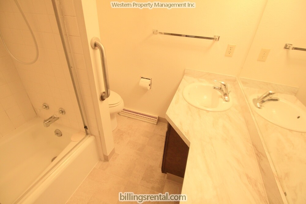 Bathroom - 1229 Poly Dr
