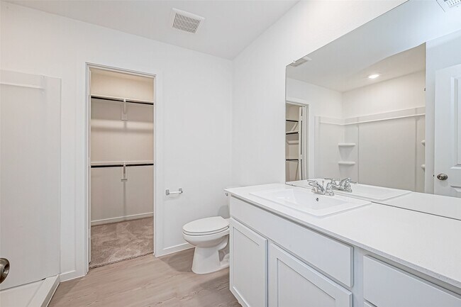 Building Photo - 719-719 Falling Cave Dr