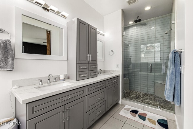 Building Photo - 1831 E Montecito Ave