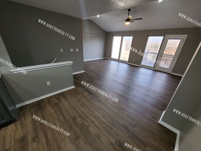 Building Photo - Gorgeous Modern Shawnee Townhome!! So much...