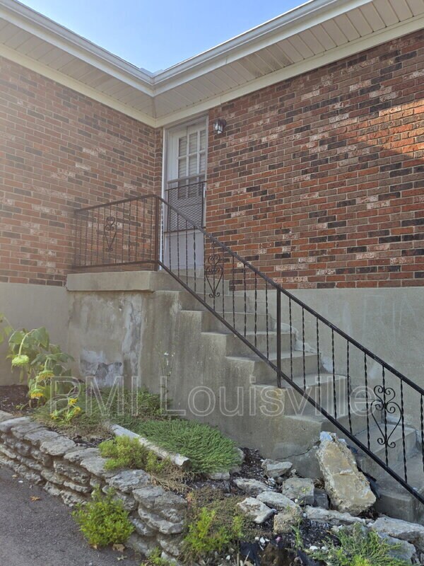 Building Photo - 9510 Gateway Dr