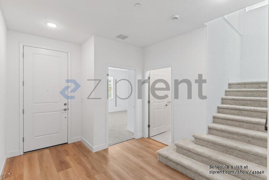 Building Photo - 439 Monastery Dr