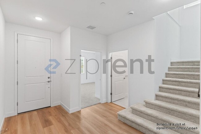 Building Photo - 439 Monastery Dr