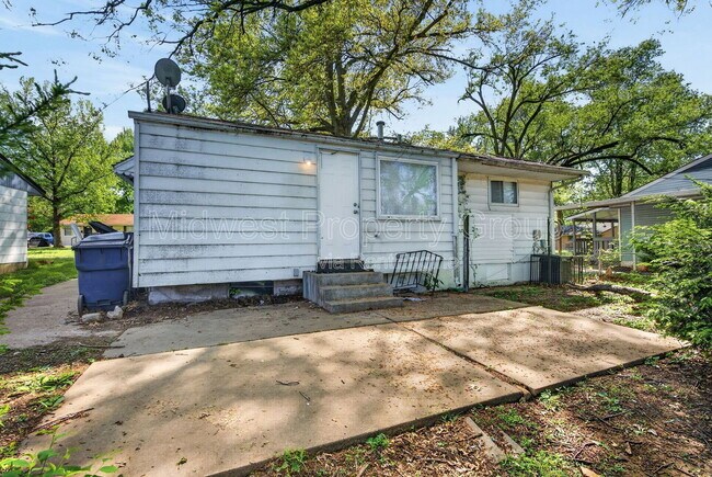 Building Photo - 257 Glen Garry Rd