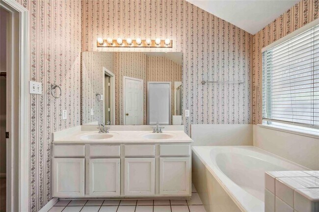 Building Photo - 8830 Sherina Park Dr