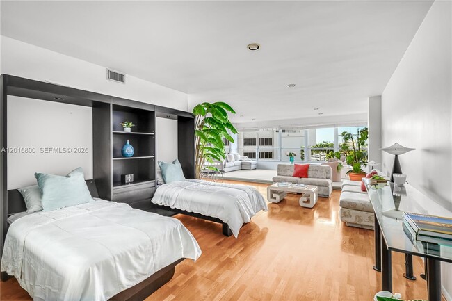 Building Photo - 4925 Collins Ave