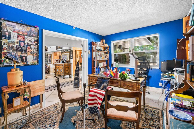 Building Photo - 374 Golfview Rd