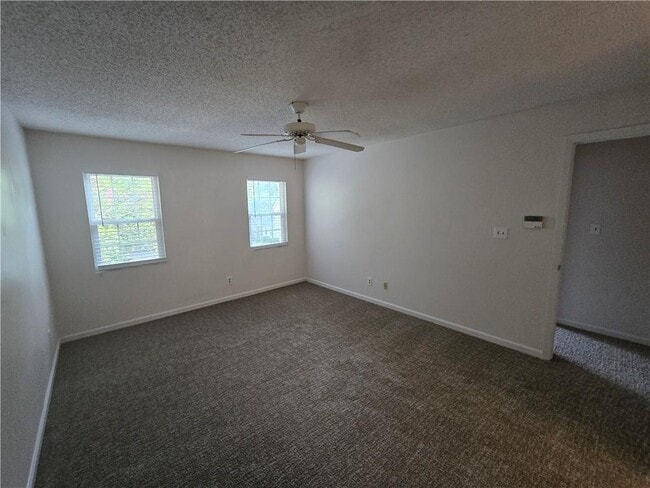 Building Photo - 113 Hampshire Ct