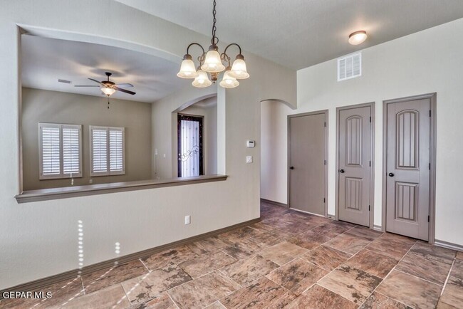 Building Photo - 3852 Loma Cortez Dr