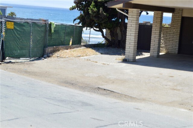 Building Photo - 3175 Studio Dr