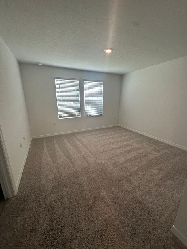 Building Photo - Brand New Townhome in Riverfront Community