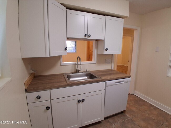Building Photo - 67 Quarterdeck