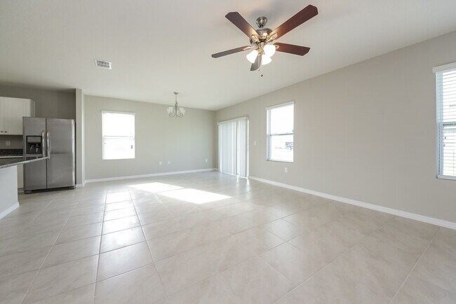 Building Photo - 1883 Green Dragon Dr