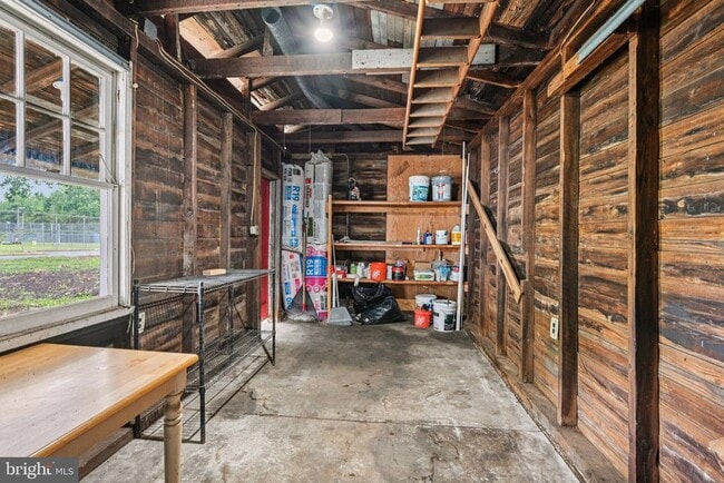 Building Photo - 3547 Finlaw Ave