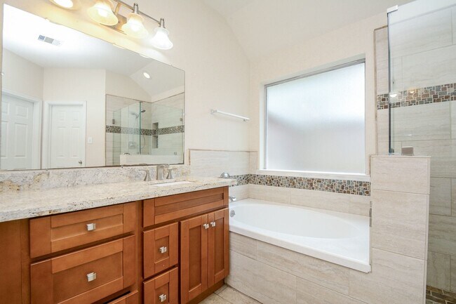 Building Photo - 3848 Armand Dr