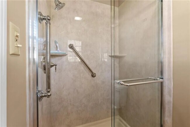 Building Photo - 1502 SW 9th St