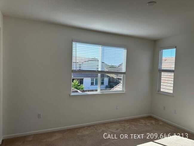 Building Photo - 17624 Monroe Dr