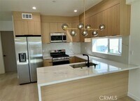 Building Photo - 611 W 41st Pl