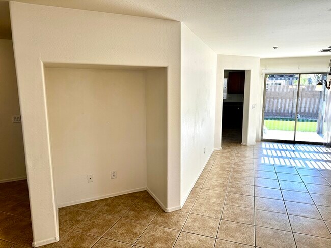 Building Photo - Fantastic Lyon's Gate home on a cul-de-sac!