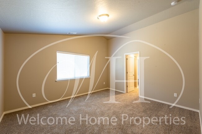 Building Photo - Beautiful Newer Home in New Neighborhood