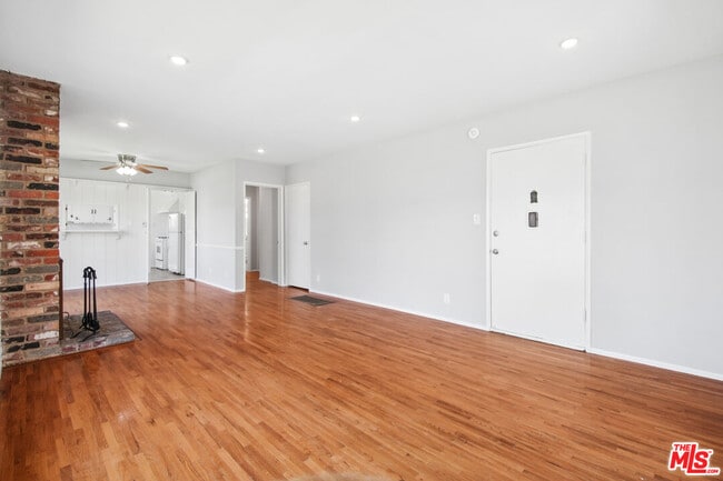 Building Photo - 5307 Vantage Ave