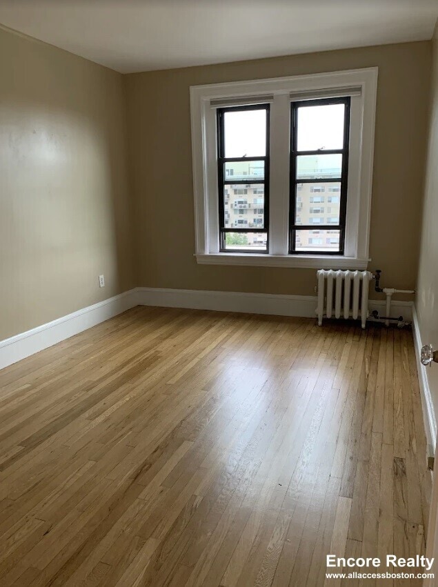 Building Photo - 448 Park Dr