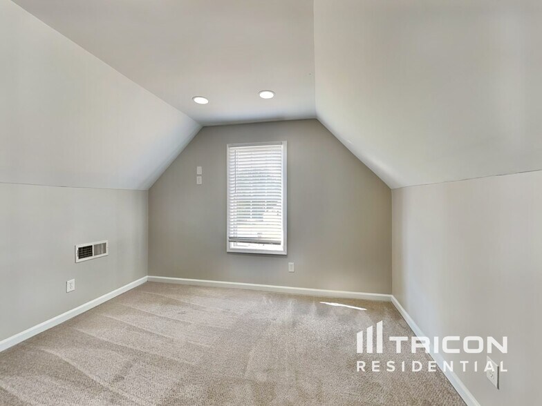 Building Photo - 5545 Amber Cove Way
