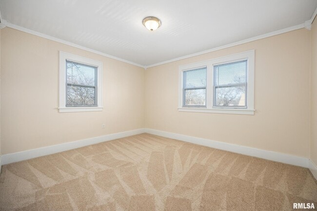 Building Photo - 400 E Virginia Ave