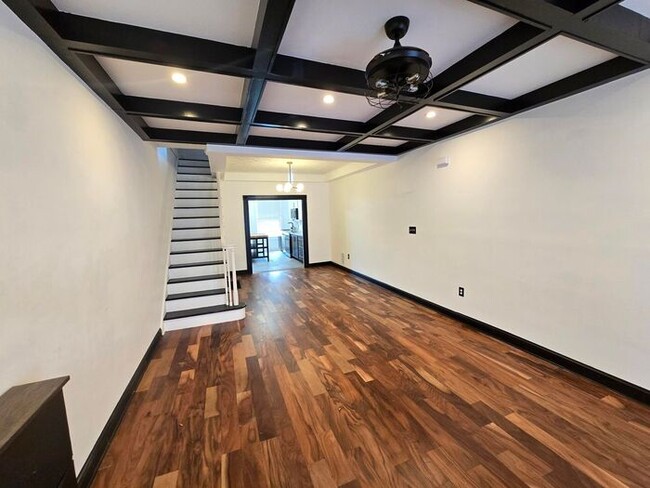 Building Photo - 3 Bedroom BEAUTIFUL HOME